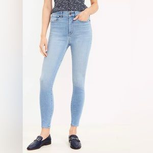 EUC LOFT High Waist Sculpt Jegging in light indigo | size 34 (18)